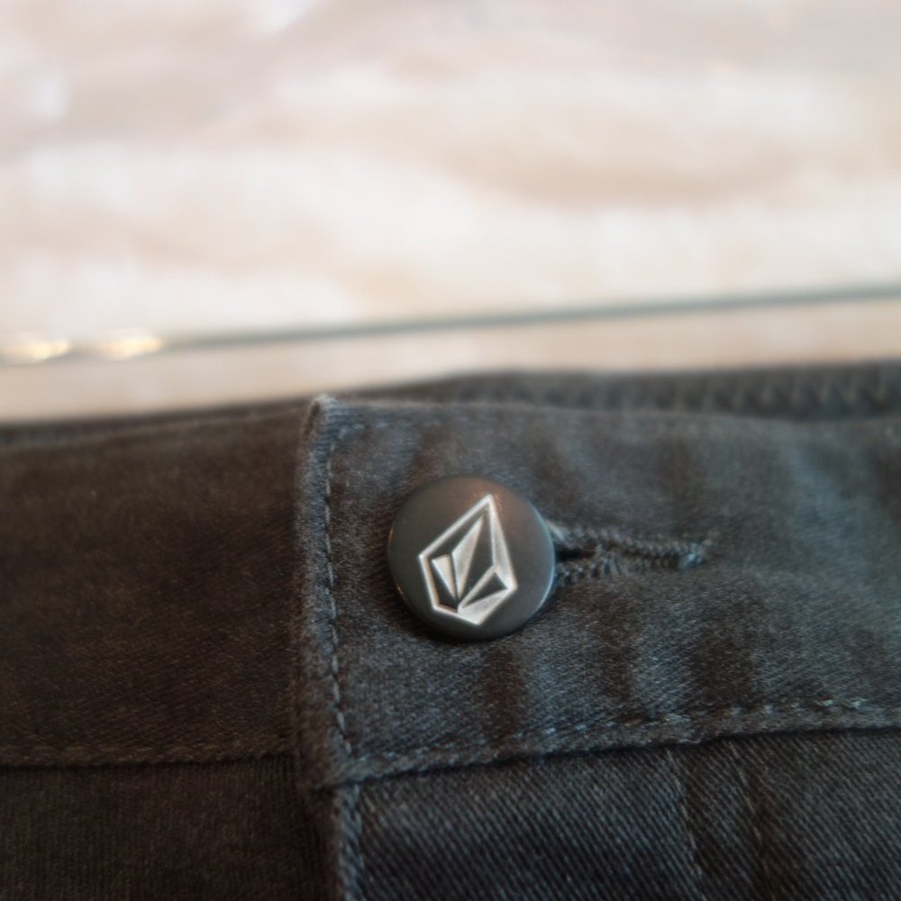 Men's Gray Volcom Dress Shorts Size 34 - Picture 7 of 12